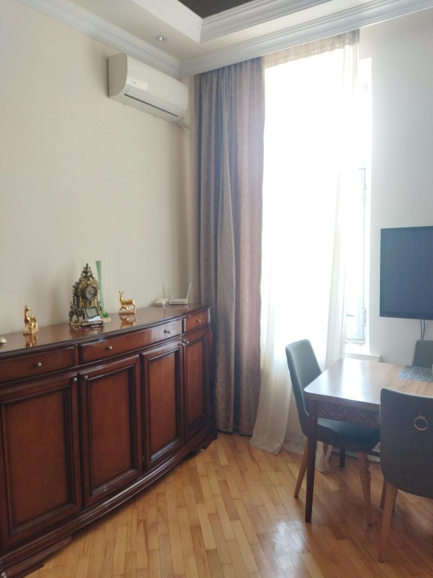 Апартамент На Абашидзе Apartment Batumi Luaran gambar