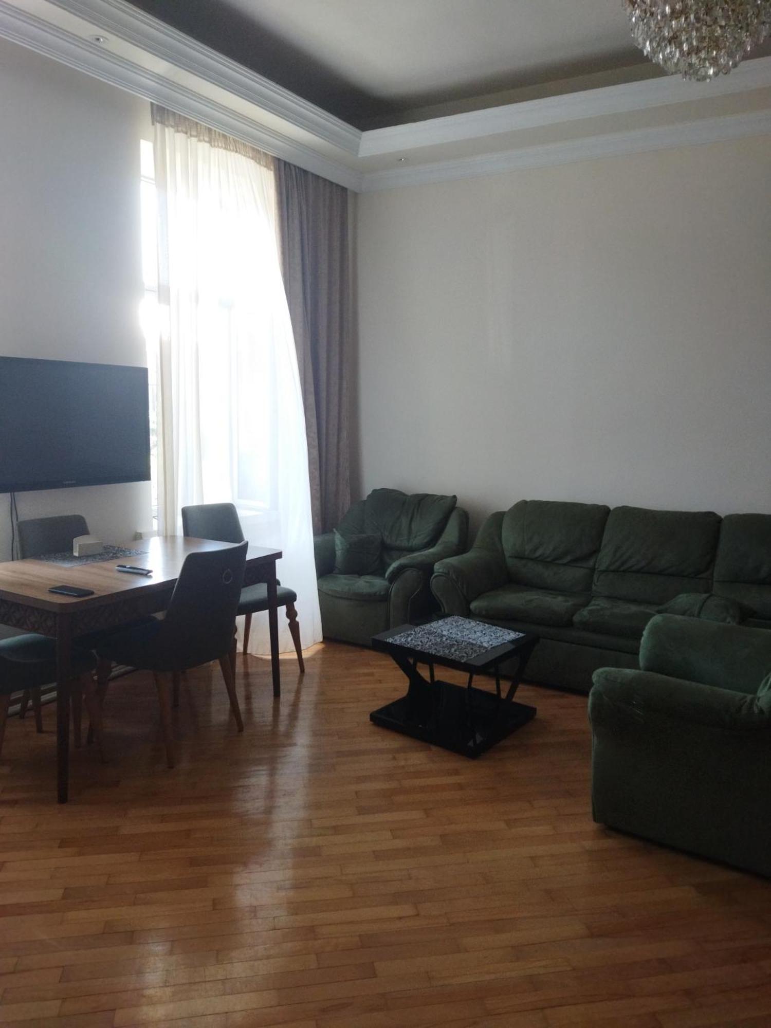 Апартамент На Абашидзе Apartment Batumi Luaran gambar